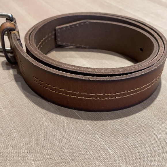 Frye men’s genuine leather belt center stitch detail - Picture 6 of 9